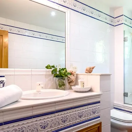 With 6 Bedrooms In Pontevedra With Private Pool Enclosed Garden And Wifi 5 Km From The Beach Gondomar