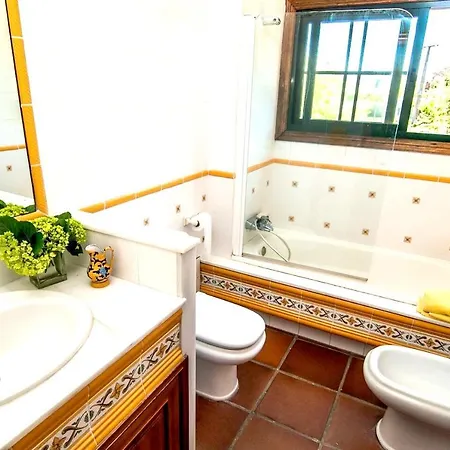 With 6 Bedrooms In Pontevedra With Private Pool Enclosed Garden And Wifi 5 Km From The Beach * Gondomar