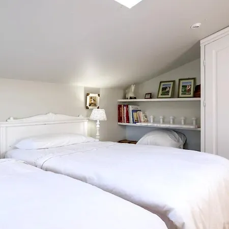 With 6 Bedrooms In Pontevedra With Private Pool Enclosed Garden And Wifi 5 Km From The Beach Gondomar